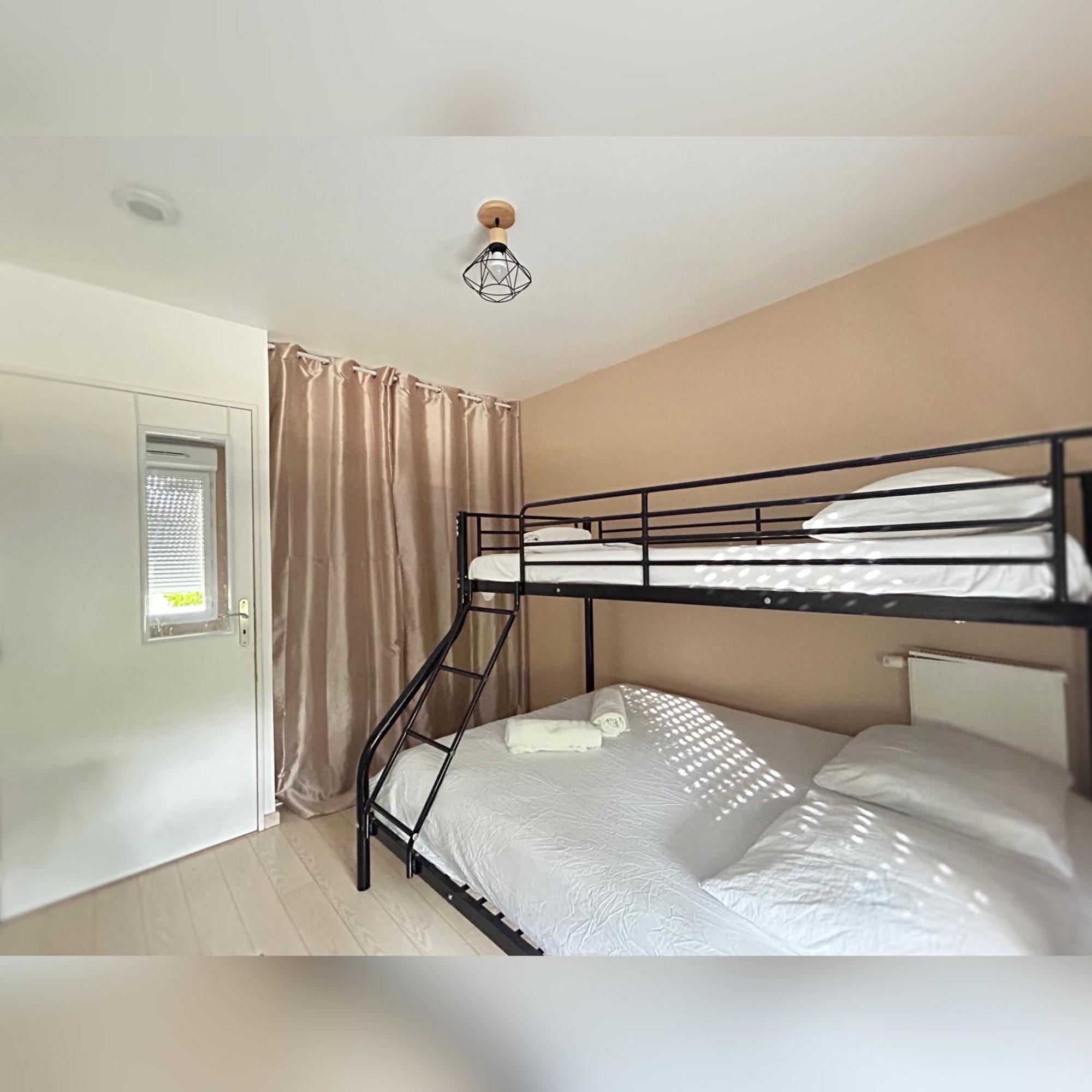 Le Duplex Chessy - 15Min From Disneyland - 2 Private Parkings - Garden - Kingsize & Queensize Bed - Supermarket Behind The House 外观 照片